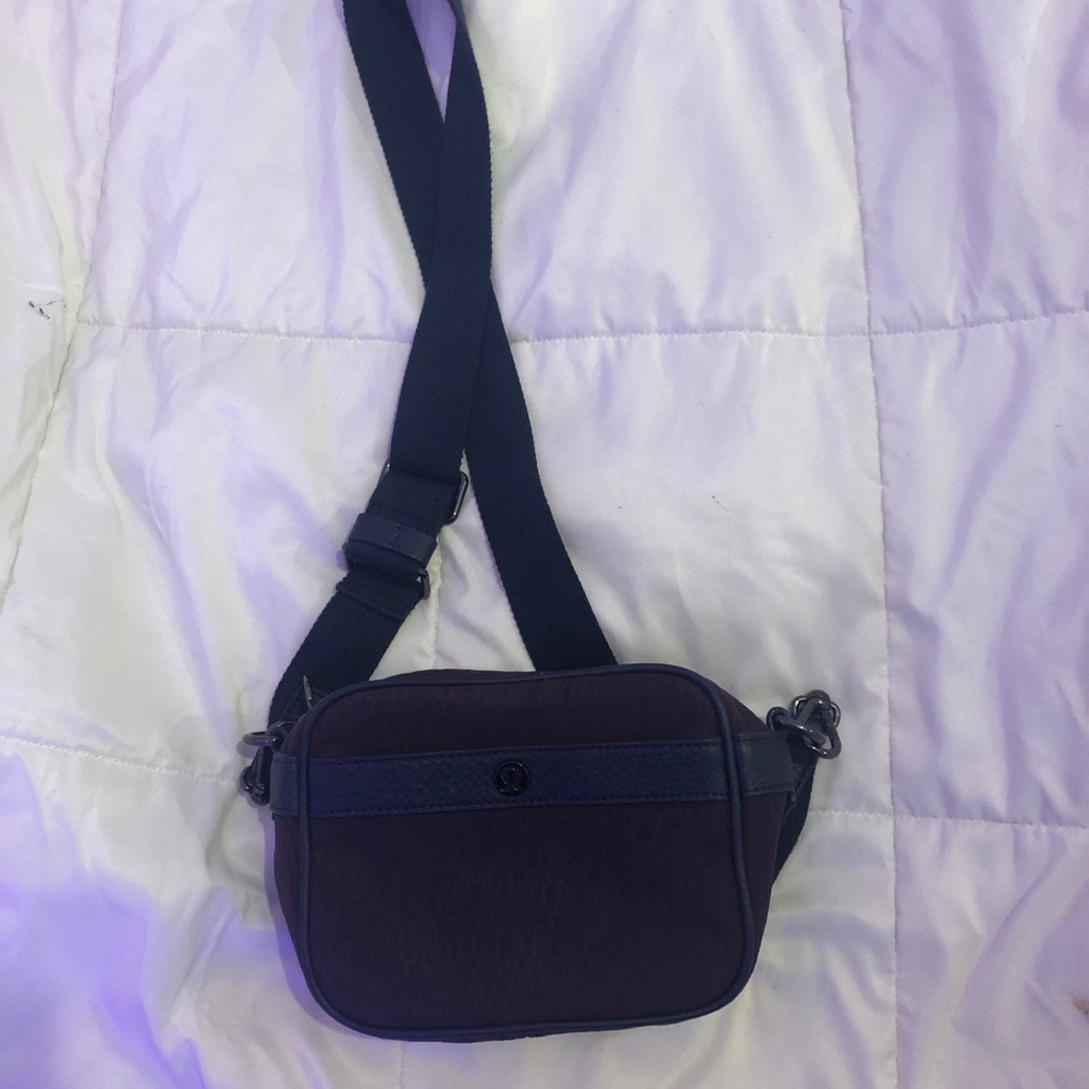 Mini lululemon crossbody purse/bag